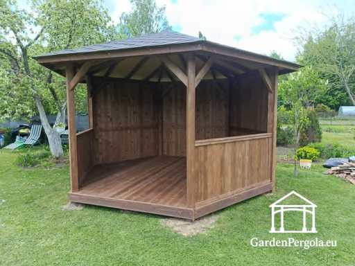 Kuusikulmainen puinen paviljonki — Kotoisa puutarhapaviljonki lattialla ja katetulla katolla - garden gazebo pergola